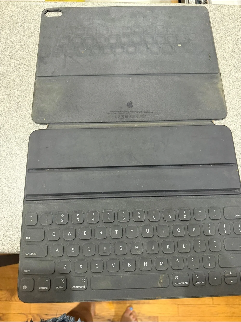 Apple Smart Keyboard Folio in Dark Gray/Black